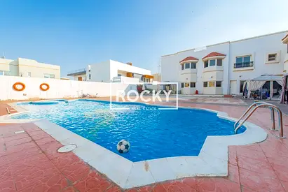 Well- Maintained 4 Bedroom Villa in Midriff | Maid Villa | Corner Unit | Private Entrance | Shared Pool I backyard.