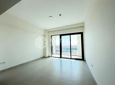Waterfront 2BHK | مرسى في كريك بيتش | إطلالات متعددة على المرسى والبحر | غير مفروشة