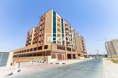 Cozy Central A/C Studio with Pantry Kitchen & Large Terrace | Al Warsan 4