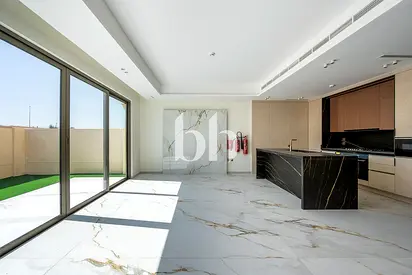 Prime Location | Single Row | Vacant on Transfer
