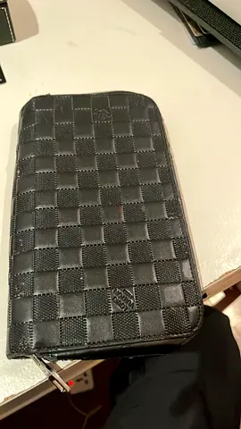 Louis Vuitton wallet (pre-owned)