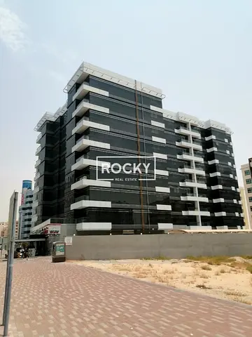 **CENTRAL AC SHOP ON MAIN STREET IN LINE WITH SOUQ XTRA IN DUBAI SILICON OASIS**