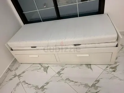 IKEA daybed frame with two IKEA mattress
Available in excellent condition
Size 80_200cm the