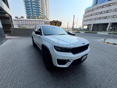 Jeep Grand Cherokee Altitude 2023 - GCC Specs - Low Mileage