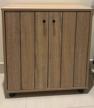 Compact wooden shoe cabinet / storage cabinet - light oak finish