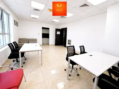 HOT 0FFER 0FFICE AVAILABLE BIG SIZE PRIME LOCATION NEAR TO BUS STATION SEORATE 0FFICE