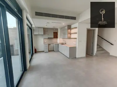 VACANT | PRIME LOCATION | SINGLE ROW