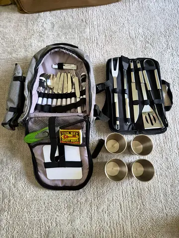 Picknick Bag + Portable BBQ Grill Utensil Set with Cups, cutlery and Carrying Case - Used