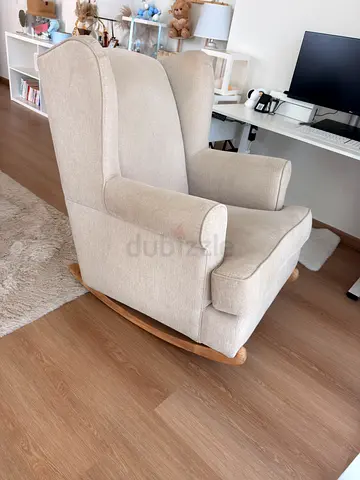 Beige nursing rocking chair/glider in good condition - Homecenter 1499 AED initial price