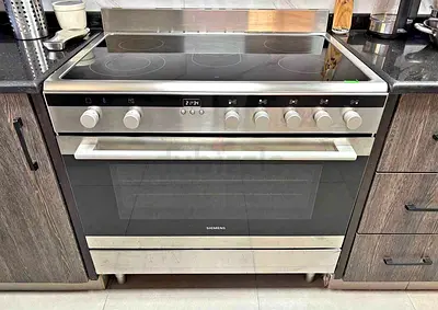 Siemens 5 hobs electric ceramic stove latest model same like new condition