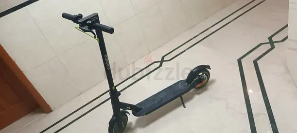 Used electric scooter - good condition, compact foldable commute scooter
