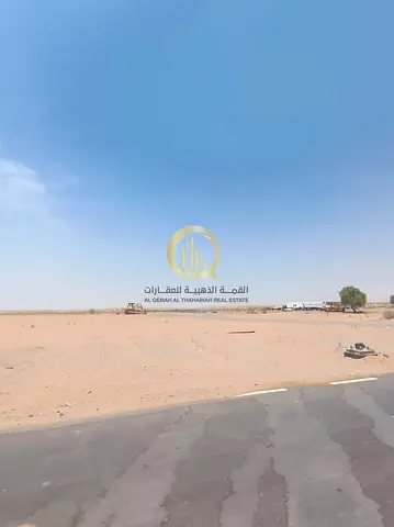 أرض سكنية زاوية للبيع في الحوشي الشارقة 5,300 قدم أرضي + أول + 50% روف تملك حر للعرب
