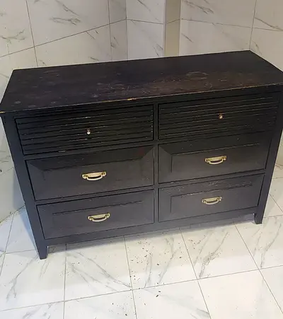 🚨 URGENT SALE – FURNITURE & HOME APPLIANCES 🚨  6 DRAWER TABLE
