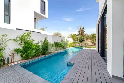 ** Prime Location | Lagoon View | 5 Bedrooms **