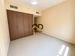 Brand New 1 bedroom with Private Balcony close kitchen / Wardrobe