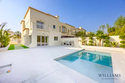 LAKE VIEW | EXTENDED | LUXURY RENOVATION