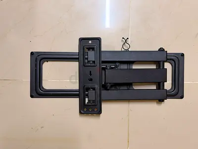 Full-motion TV wall mount bracket, articulating arm (small/medium TVs)