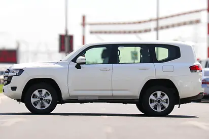 2026 Toyota LAND CRUISER photo 2