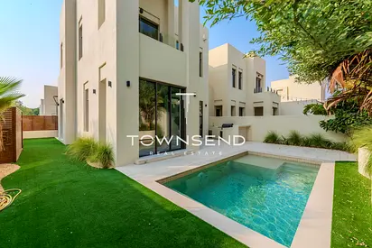 Fully Upgraded Corner Villa | Private Pool | Turnkey Ready