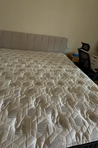 King premium mattress - perfect condition- 180x200