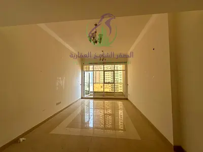 شقة غرفتين وصالة للإيجار في المجاز 2، غرفتان ماستر، 3 حمامات، بلكونتان بإطلالة مفتوحة، خزائن بالحائط وباركينج مجاني، دفعات 4 أو 6. مناسبة للعائلات