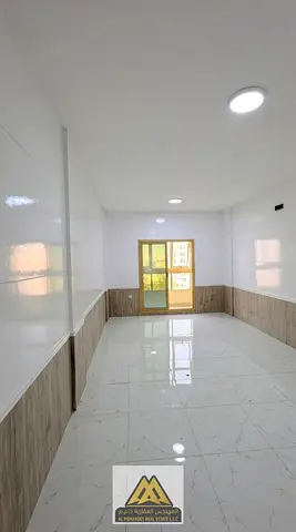 أكبر المساحات | 3 بلكونات | تشطيب ممتاز| بناية عائلية | موقع حيوي | قريبة من جميع الخدمات | سهولة الوصول للشارقة ودبي