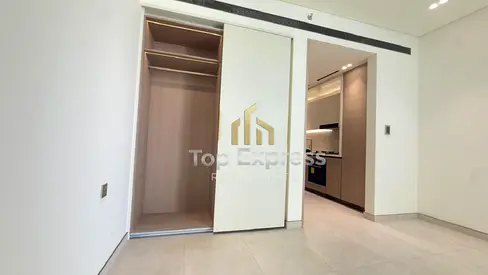 Modern Studio | Smart Home System || Pool View || Premium Amenities