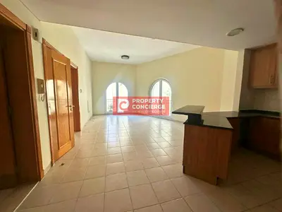 Front of Metro | Corner Unit | Ready to move