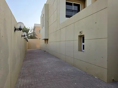 UPGRADED MODERN VILLA WITH PRIVATE GARDEN AND SHARED POOL AND GYM