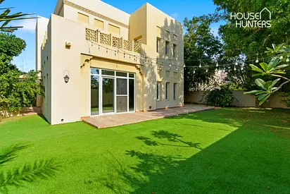 Available soon | Single Row | Close to Pool and Park