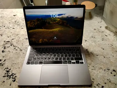 MacBook Pro 13-inch (Space Gray)M1 - Good Conditio