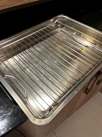 Stainless Steel Roasting Pan with Removable Rack - Good Condition