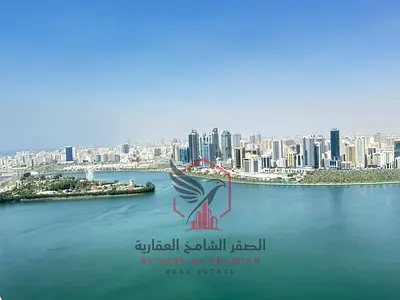 ثلاث غرف و 2 صالة مع بلكونة باطلالة بحرية مفتوحة و باركين مجانا و غرفة خادمة ماستر