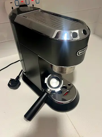 Used De'Longhi Pod/Espresso Machine - Compact Black.