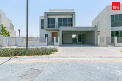 Spacious 5BR Villa | Park View | Large Plot