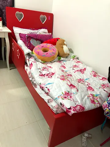 Single Bed with with free mattress!!!