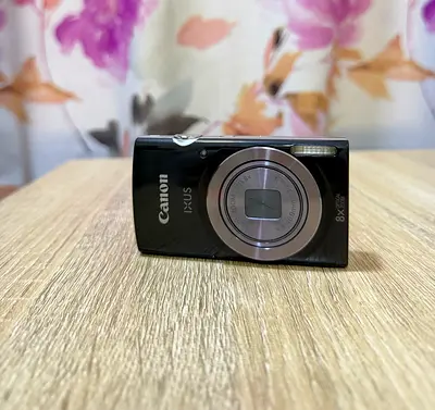 Canon IXUS 162 compact digital point-and-shoot camera - good condition