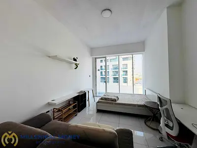 Vacant | 1st floor | Pet free building | Unfurnished |