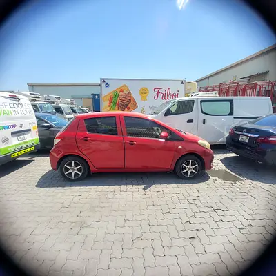 2012 Toyota YARIS 照片 3