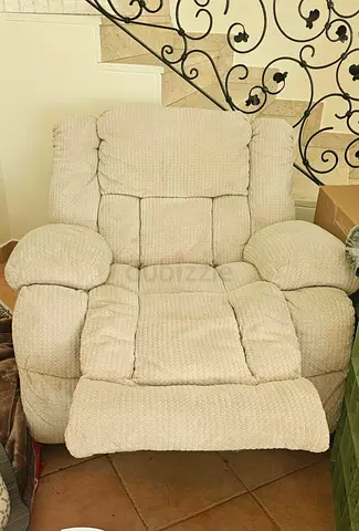 Beige Plush Recliner Armchair in Good Condition