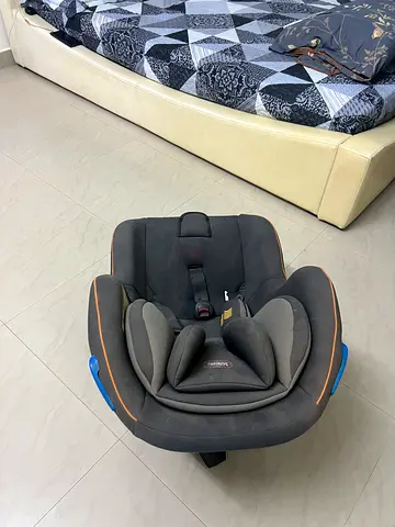 Used junior convertible child car seat - good condition