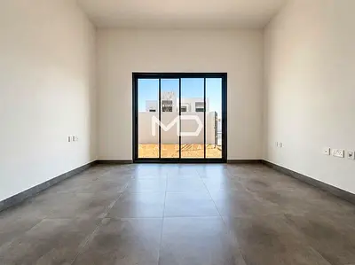 Vacant | Mediterranean Style | Single Row Corner