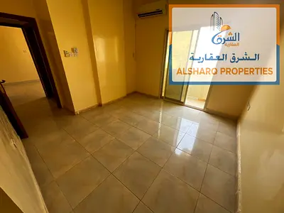 غرفتين وصاله 2 حمام قرب شارع الكويت والكباب الافغاني موقع خدمي وقريب من كل الخدمات