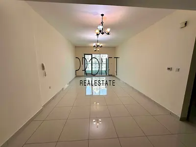 Chiller free | Spacious layout | 1b + store