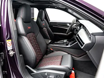 صورة 10 لـ 2025 AUDI RS6