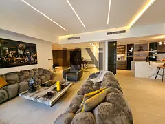 Elegant Penthouse | Fully Upgraded | Sea View