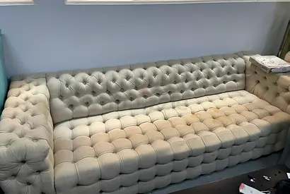 Light beige tufted 3-seater Chesterfield-style sofa — good condition