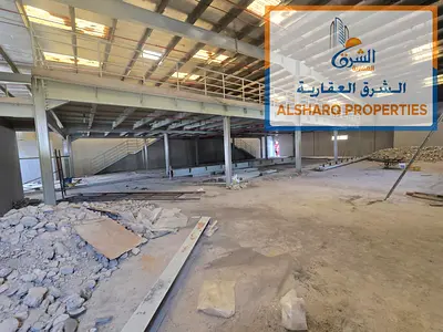 شبرة جديدة أول ساكن _ الجرف 3 الشارقة _ مساحة 11,500 قدم _ 7,625 قدم تحت _ ميزان 3,920 قدم _ على طريق عمومي _ 4 دفعات