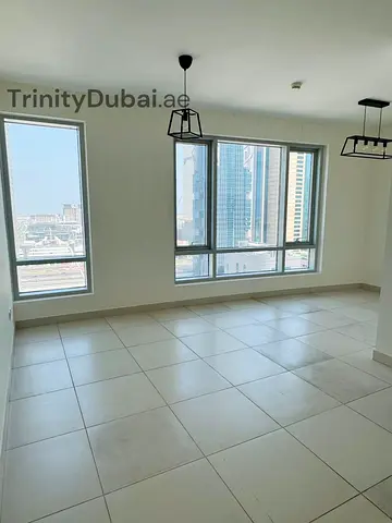 Unfurnished | Bright & Spacious Layout