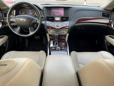 2017 Infiniti Q70 — фото 13